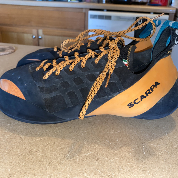 scarpa instinct lace up